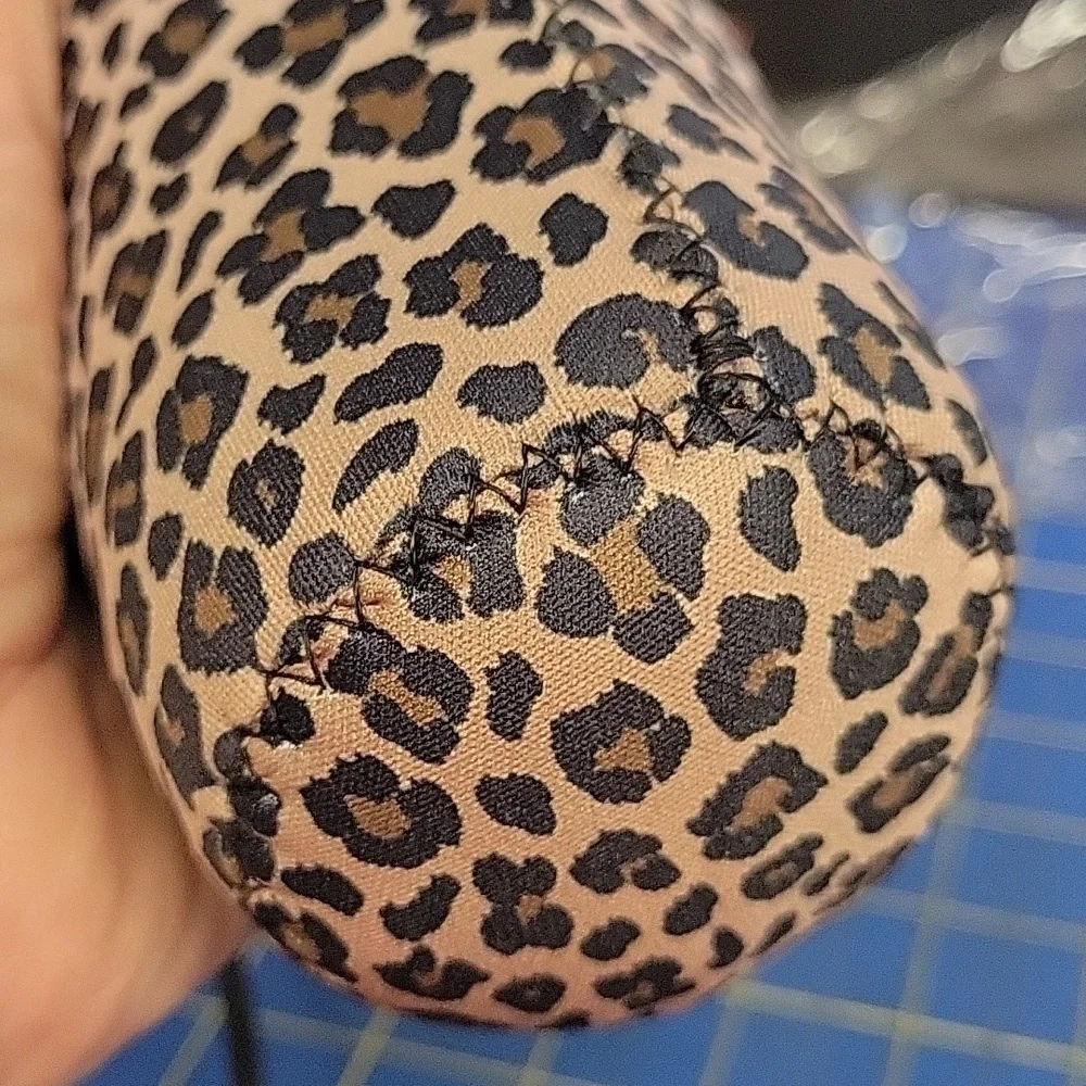 Leopard Print Tumbler Sleeve 22-24 oz - Picture 2 of 3